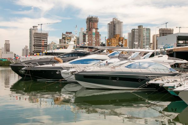 Barcos fabricados no Brasil são destaque na maior feira náutica do mundo –  Revista USE