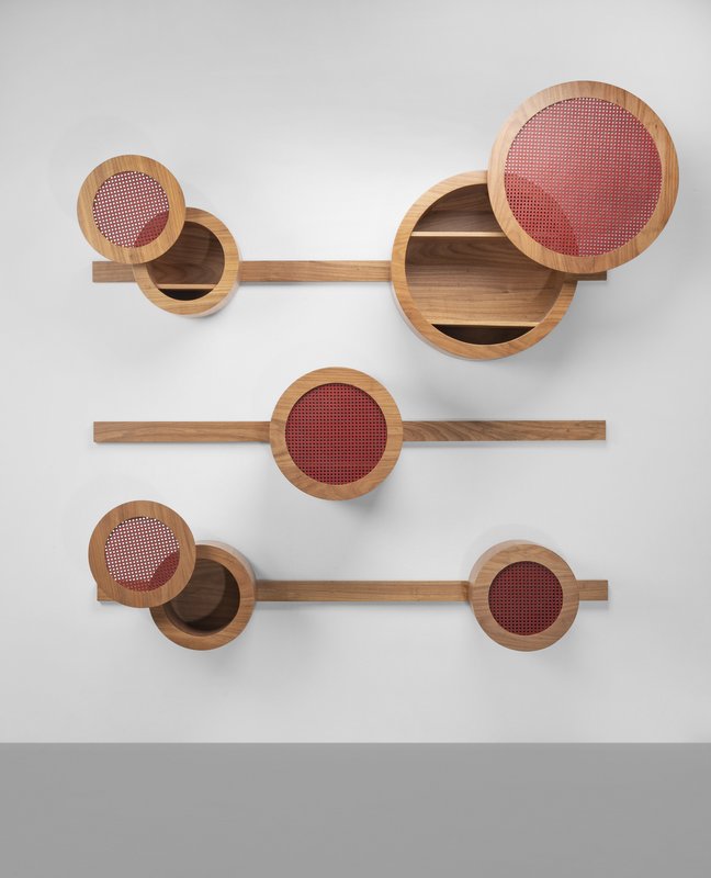 Design brasileiro para o mundo: Anna Maya vence o  iF Design Award 2026 com a Estante Samba